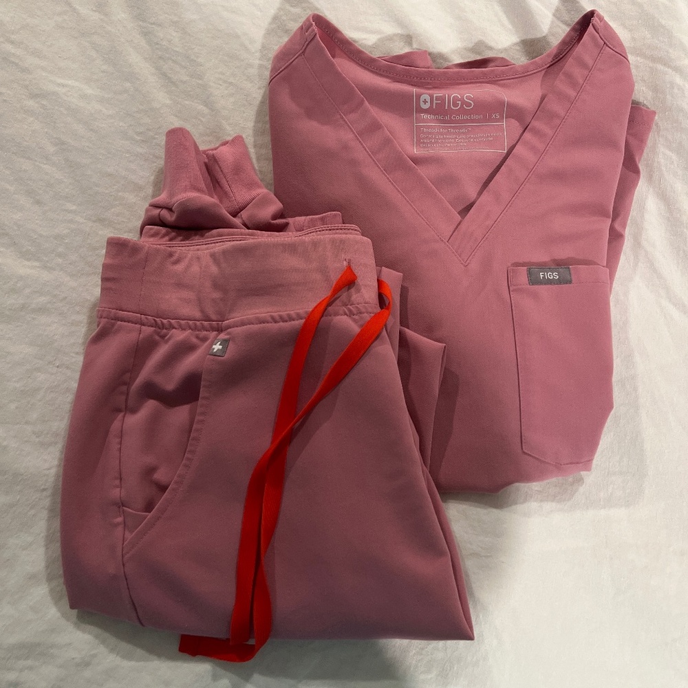 Figs scrub set